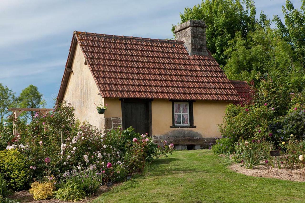 Les Goubelins Bed & Breakfast La Lande-d'Airou Ngoại thất bức ảnh